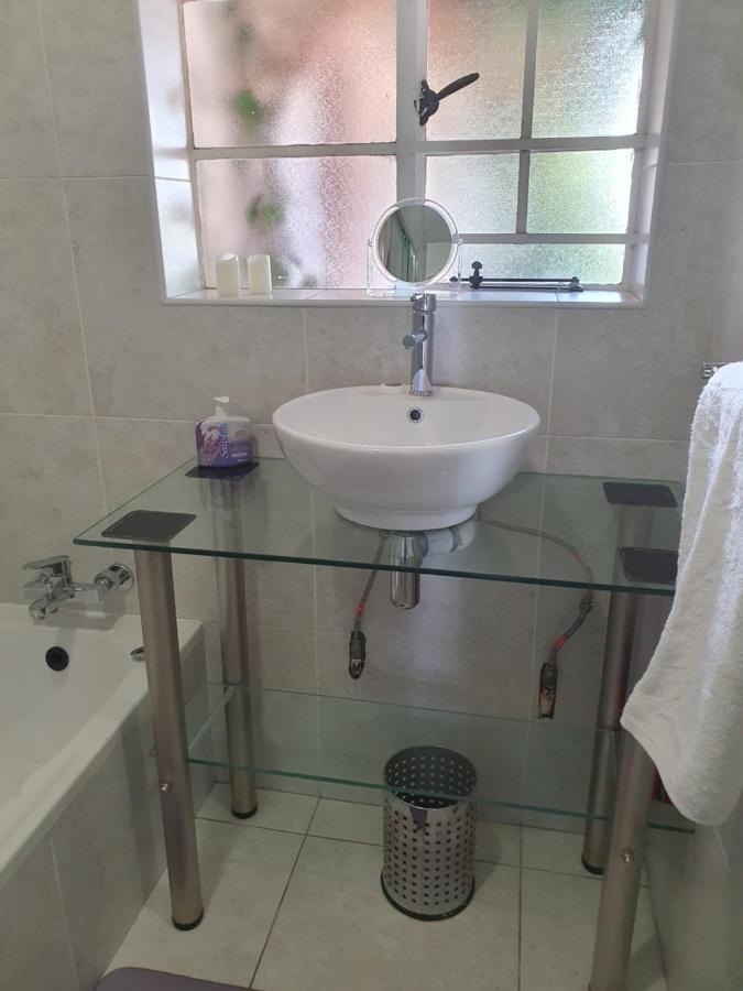 R & R'S Retreat Bed & Breakfast Johannesburg Luaran gambar